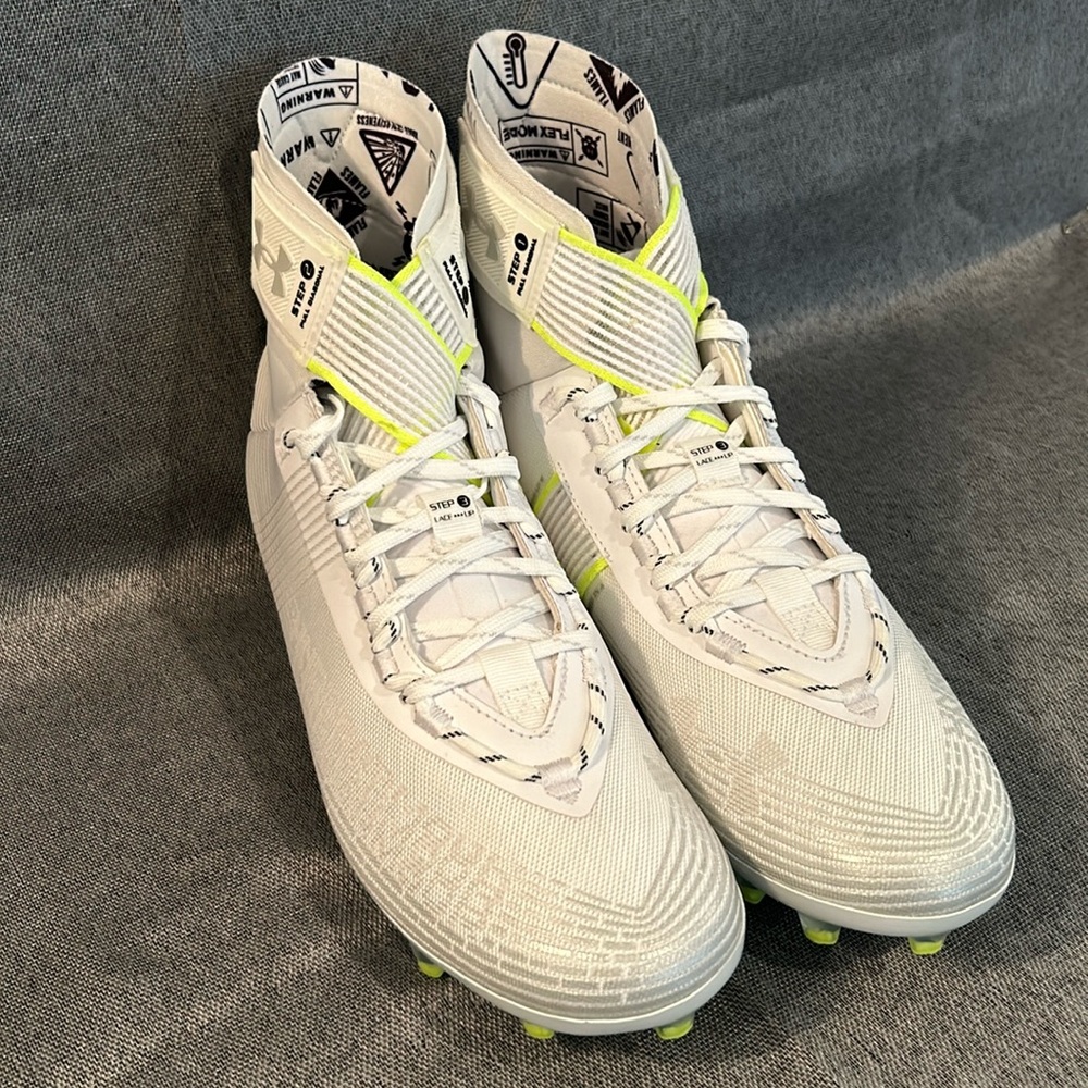 NEW Under Armour Highlight MC Football Cleats White Silver Multi Size 3023716-10